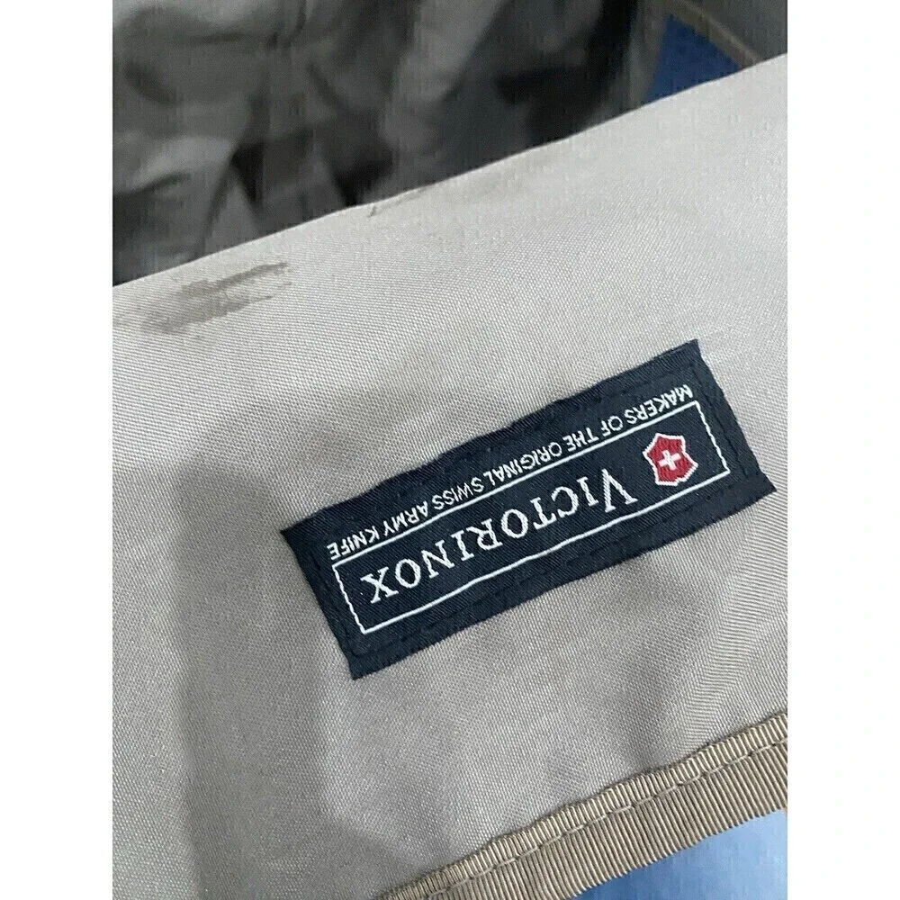 Victorinox scuffs wheels